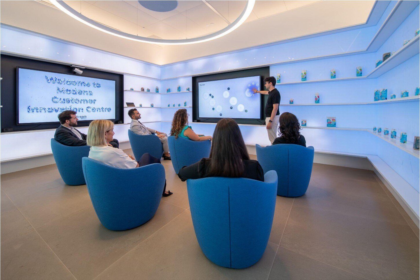 Connect Zone at Tetra Pak: Interactive displays where Tetra Pak can present from a library of tailored content in a non-linear way via Downstream’s custom build application connected to a global content management system.