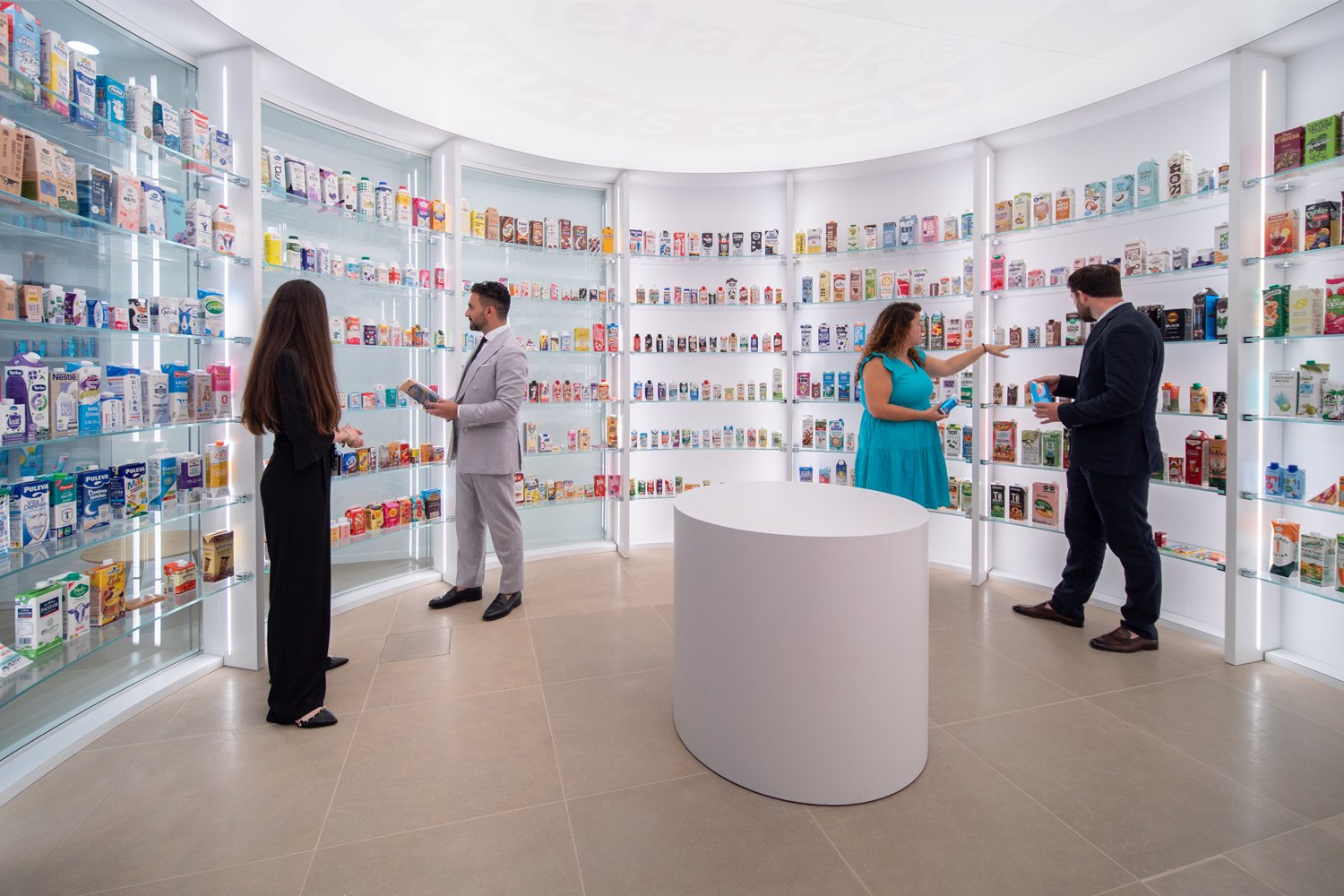 Tetra-Pak Rotunda immerses visitors in a space filled with physical Tetra Pak solutions